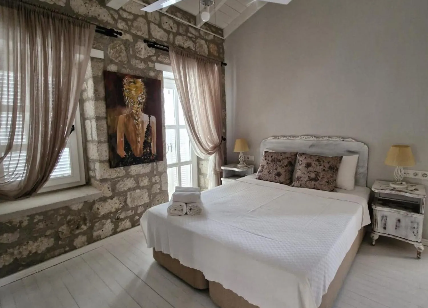فندق مبيت وإفطار ألاتشاتي Simira Hotel