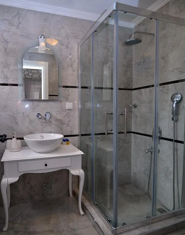 فندق مبيت وإفطار ألاتشاتي Simira Hotel